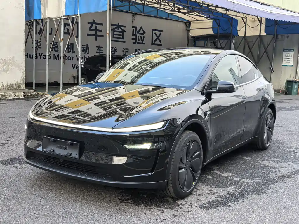 Tesla Model Y 2026