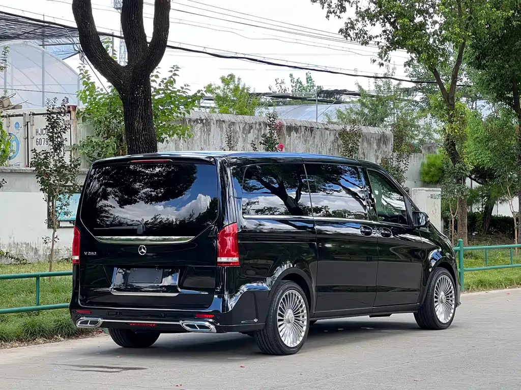 Mercedes-Benz V-Class — миниатюра 7