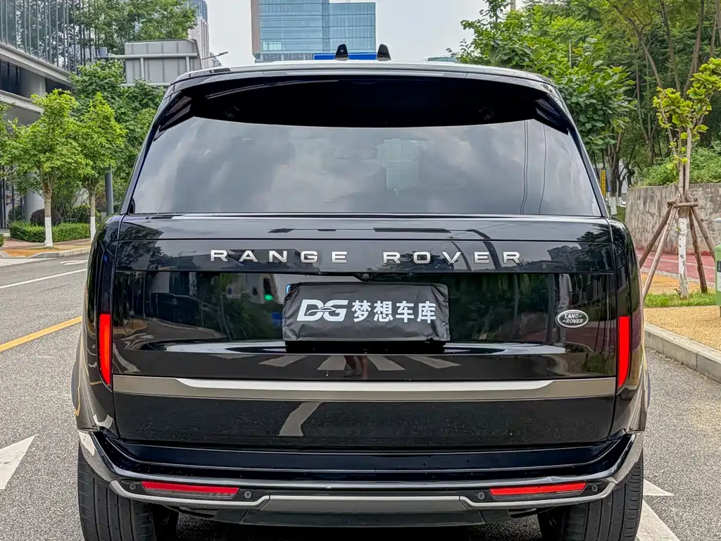 Land Rover Range Rover 2023 3.0 L6 400PS мест Long Wheelbase