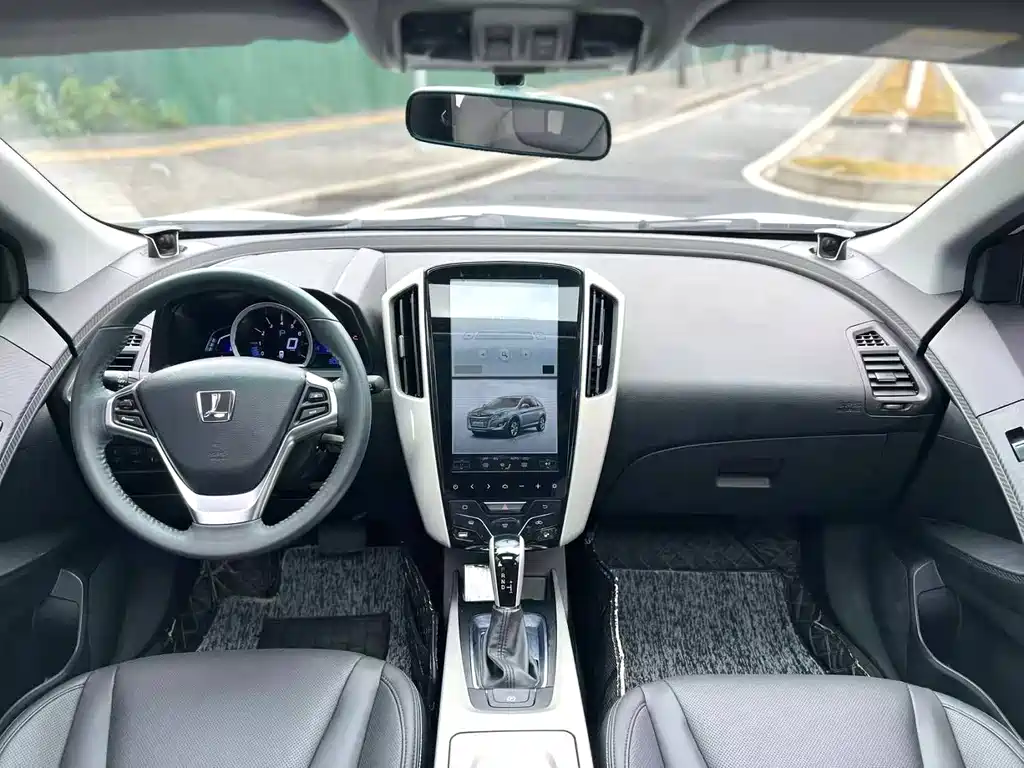 LUXGEN EXCELLENT 6 SUV