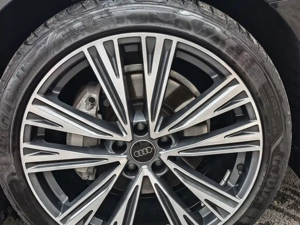 Audi A6L — миниатюра 15