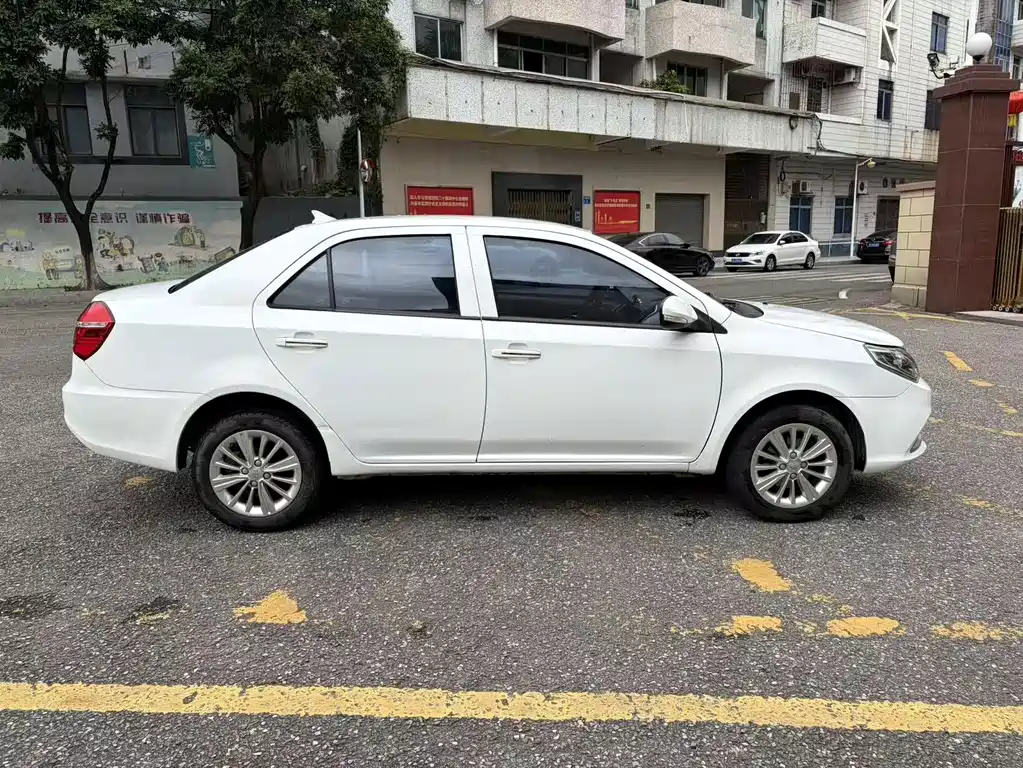 Geely King Kong — миниатюра 4