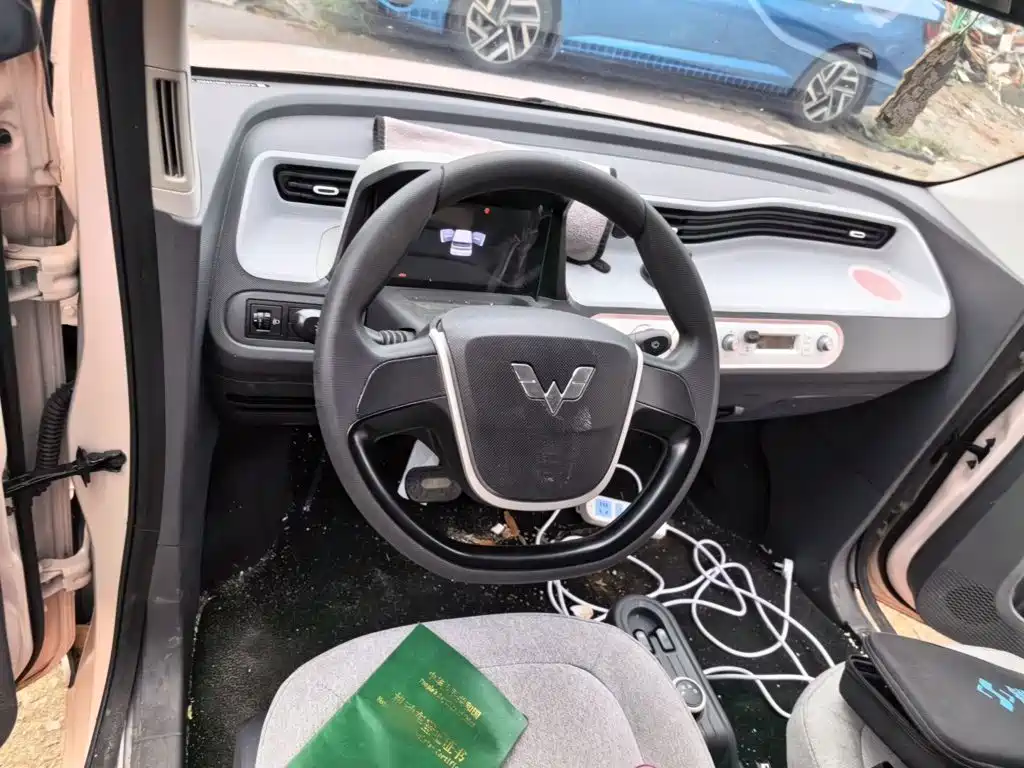 Wuling MINIEV — миниатюра 6