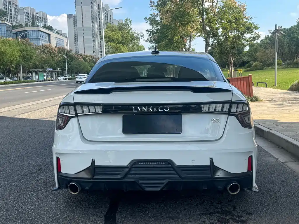 Lynk & Co 03 — миниатюра 6