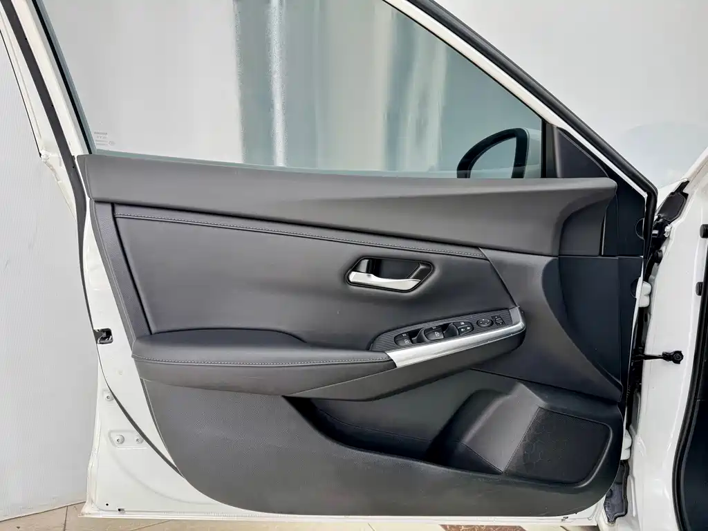 Nissan Sylphy — миниатюра 7