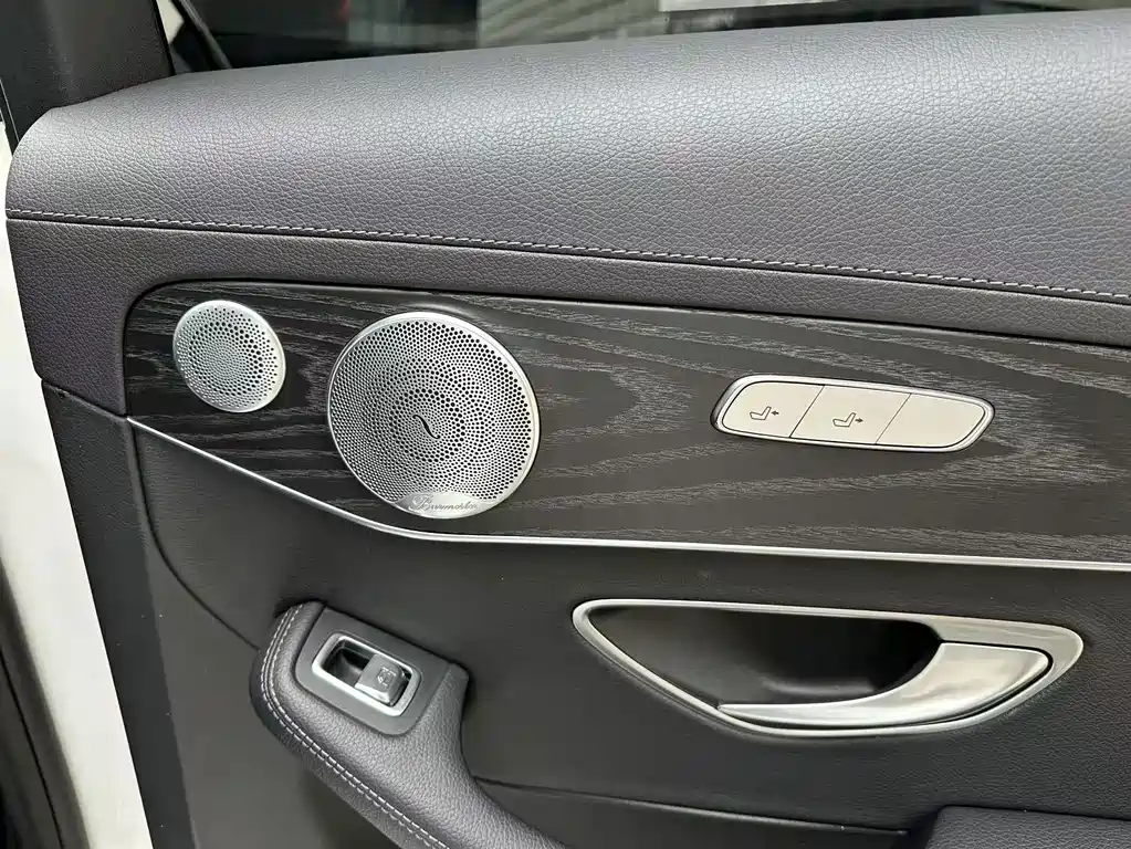 Mercedes-Benz C-Class — миниатюра 35