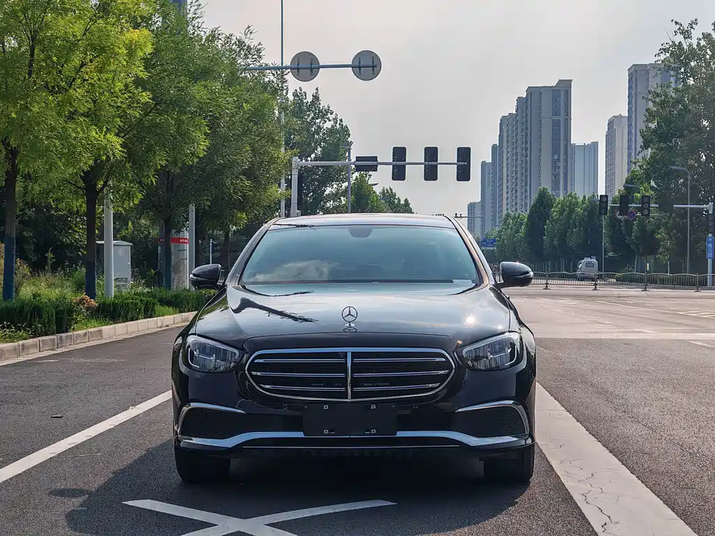 Mercedes-Benz E-Class — миниатюра 27