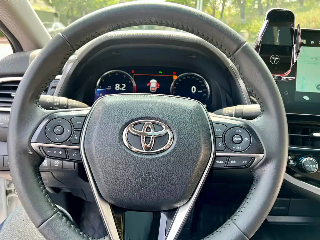 TOYOTA CAMRY