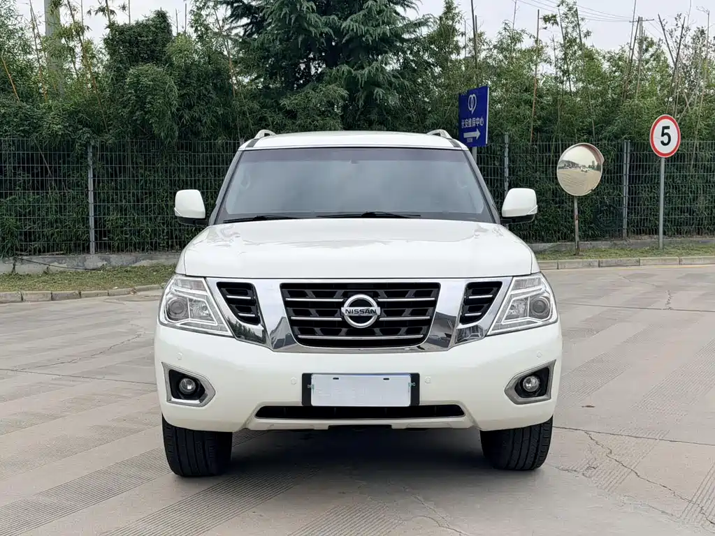 Nissan Patrol — миниатюра 7