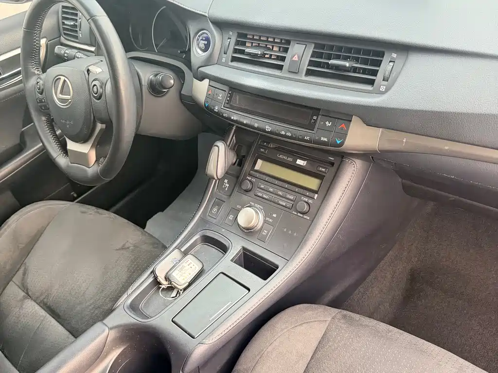 Lexus CT — миниатюра 16