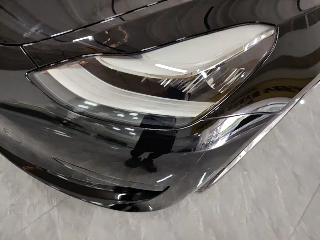 Tesla Model 3 — миниатюра 24