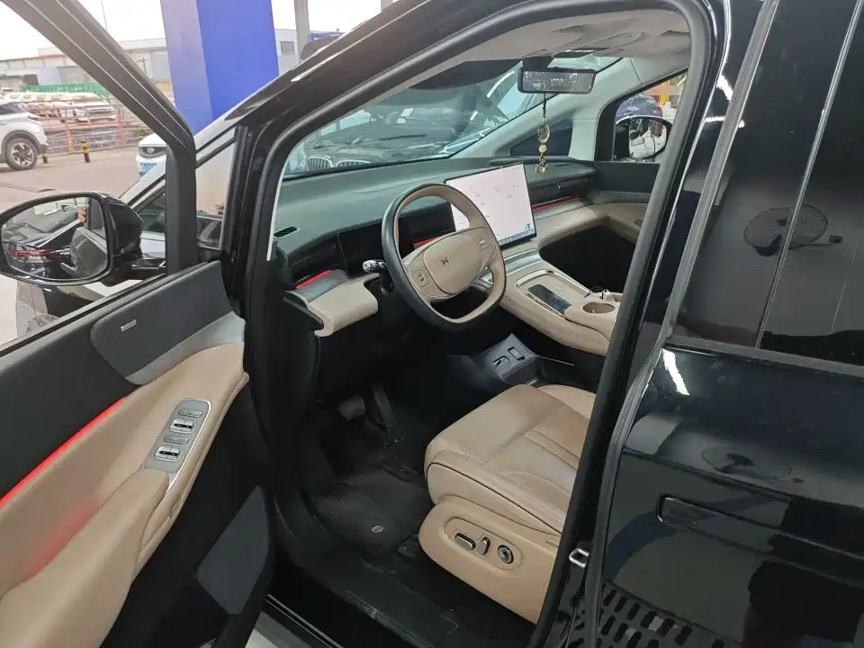 XPeng X9 — миниатюра 4