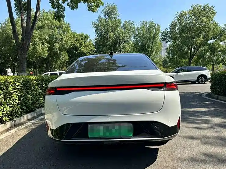 XPeng P5 — миниатюра 6