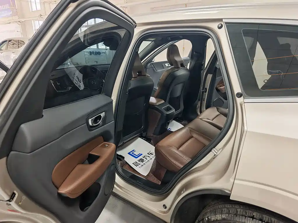 Volvo XC60 — миниатюра 9