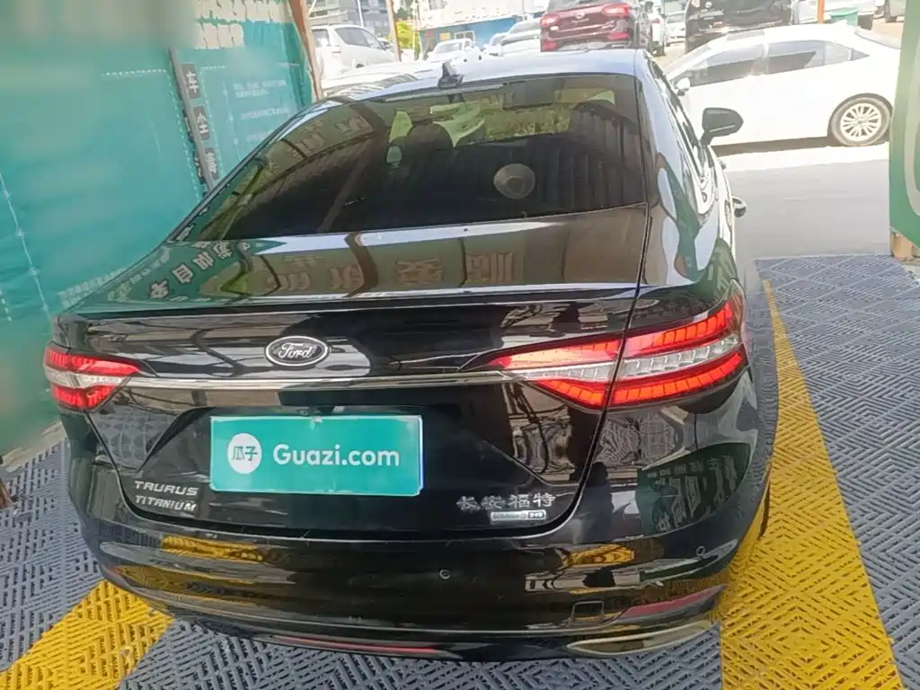 Ford Taurus — миниатюра 6