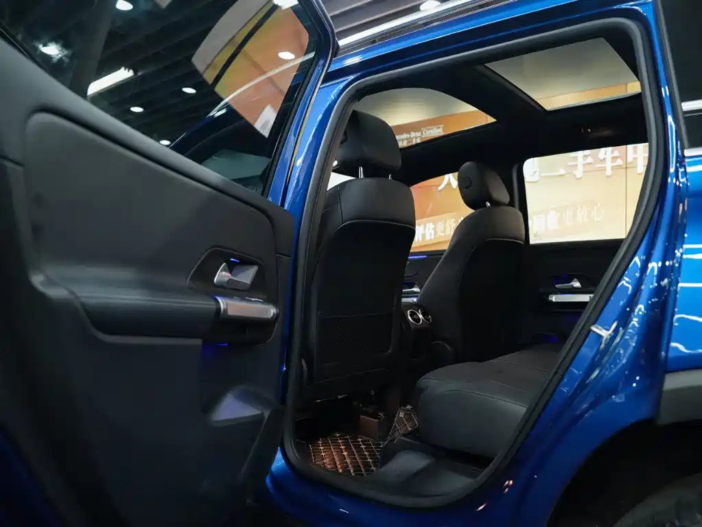 Mercedes-Benz GLB — миниатюра 12