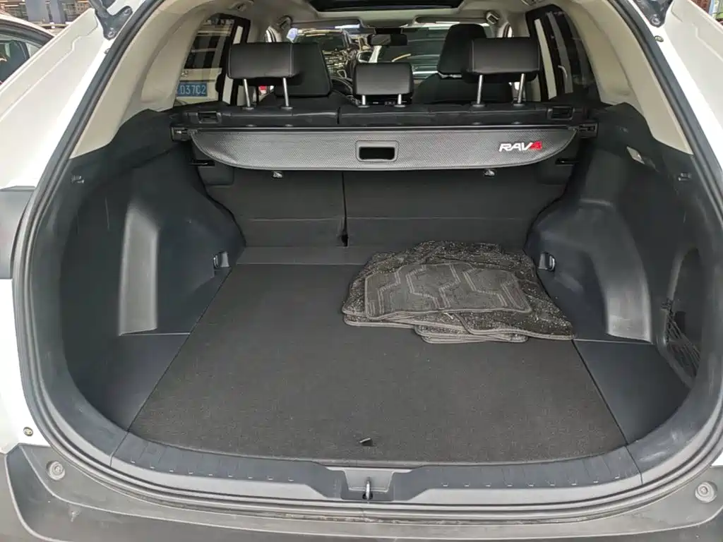 Toyota RAV4 — миниатюра 19
