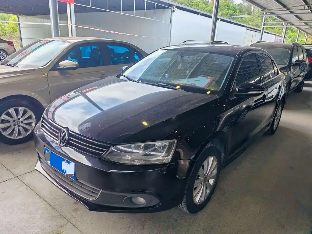 Volkswagen Sagitar 2015