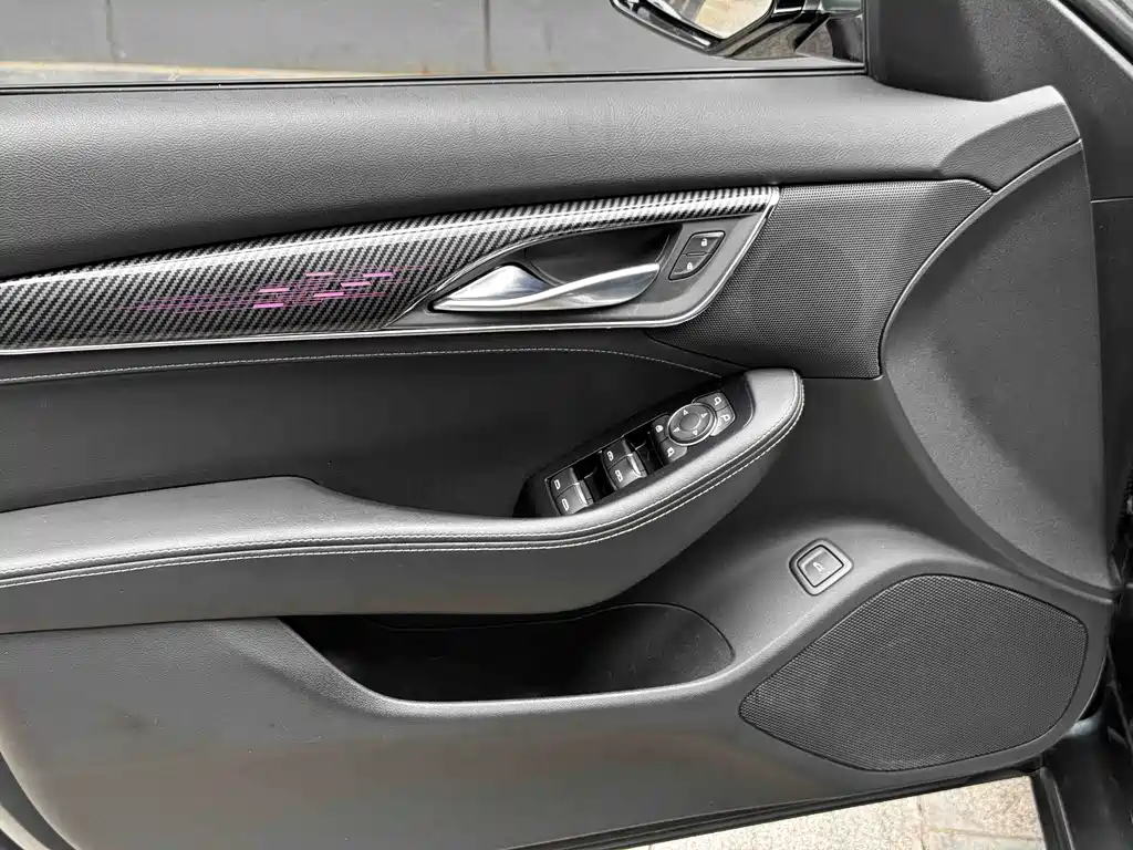 Cadillac CT5 — миниатюра 5