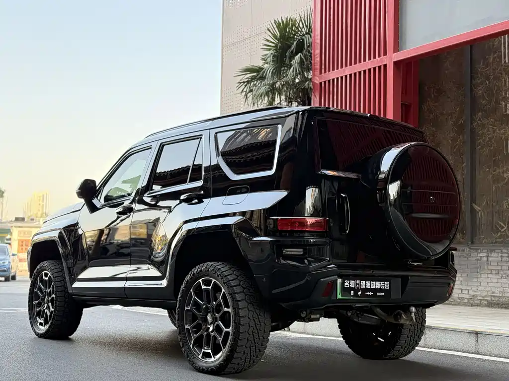 TANK TANK 700 NEW ENERGY