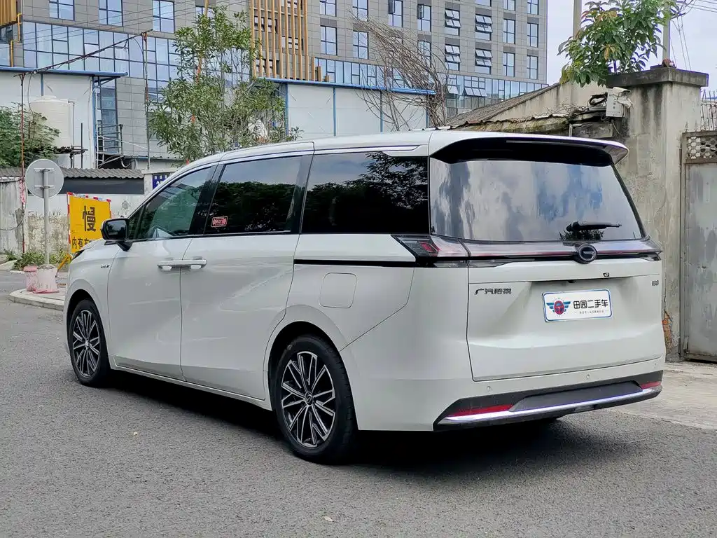 GAC Motor 传祺E8 PHEV — миниатюра 4