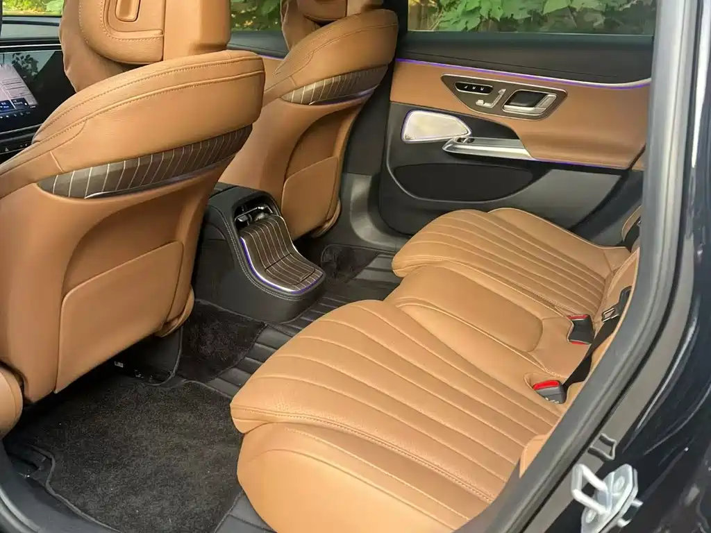 Mercedes-Benz E-Class — миниатюра 3