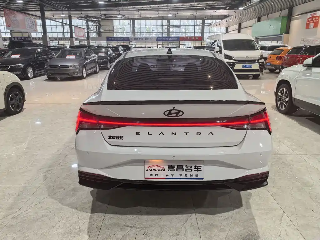 Hyundai Elantra — миниатюра 17