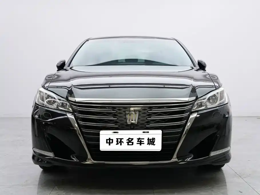 Toyota Crown — миниатюра 4