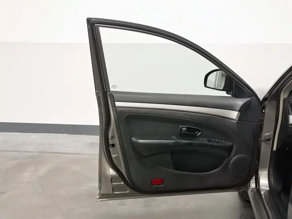 Nissan Sylphy — миниатюра 8