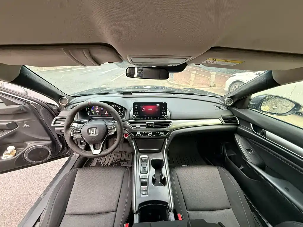 Honda Accord — миниатюра 7