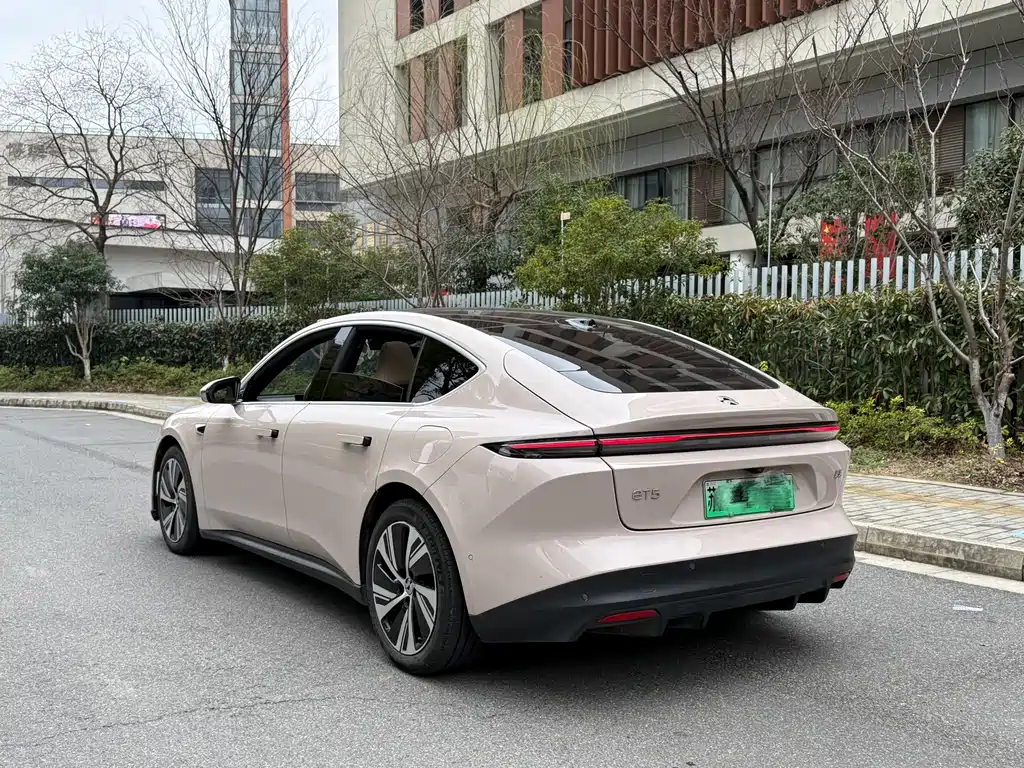 NIO NIO ET5