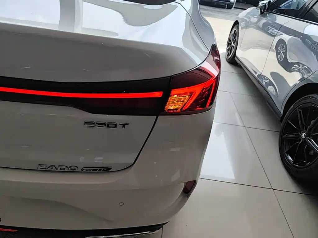Changan Eado — миниатюра 8