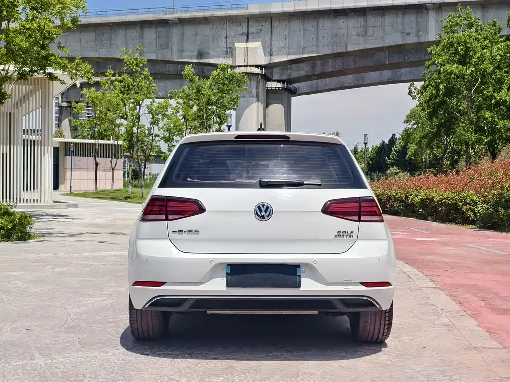Volkswagen Golf 2020 200TSI DSG Comfort