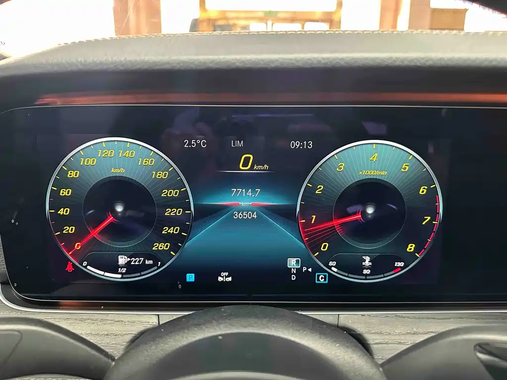 MERCEDES-BENZ E CLASS