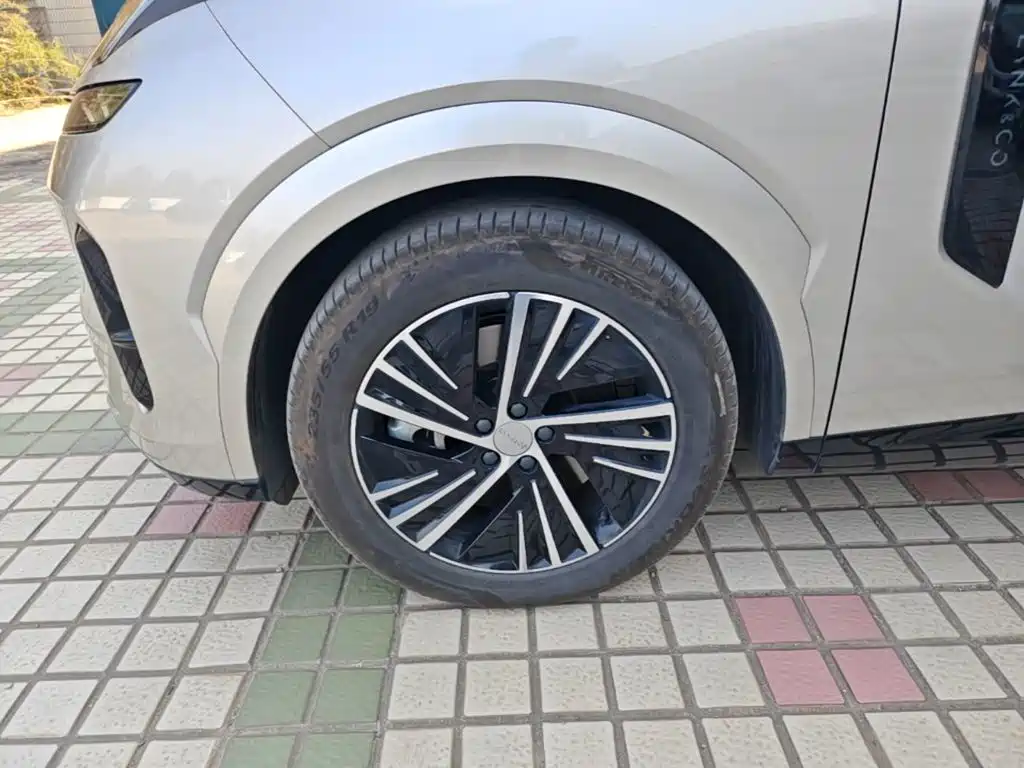 Lynk & Co 08 EM-P — миниатюра 23