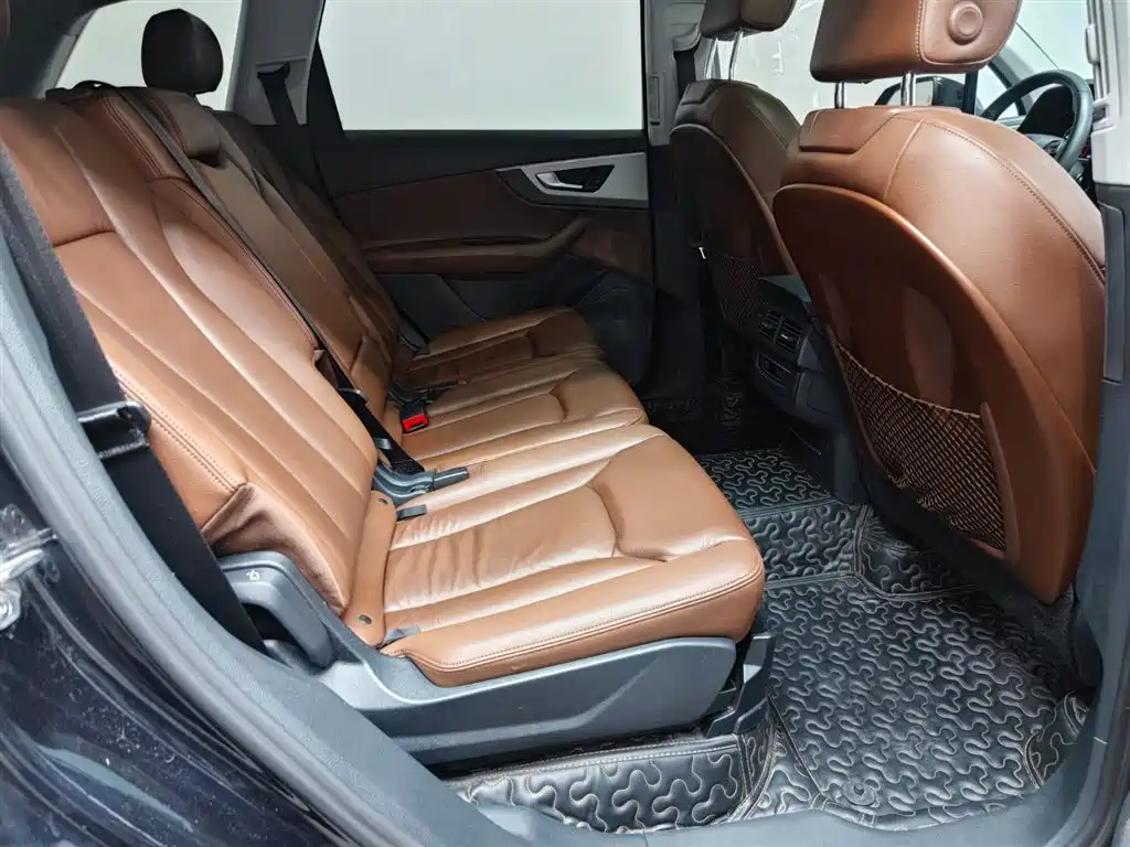 Audi Q7 — миниатюра 7