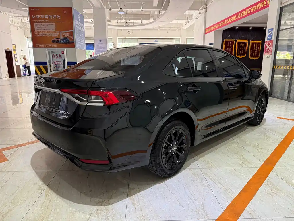 Toyota Corolla — миниатюра 4