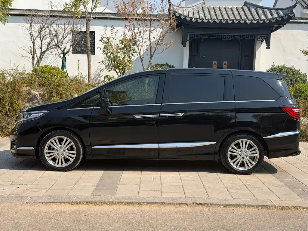 Honda Elysion — миниатюра 3