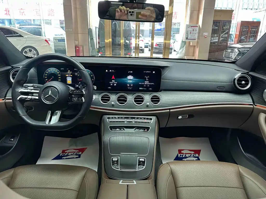 MERCEDES-BENZ E CLASS