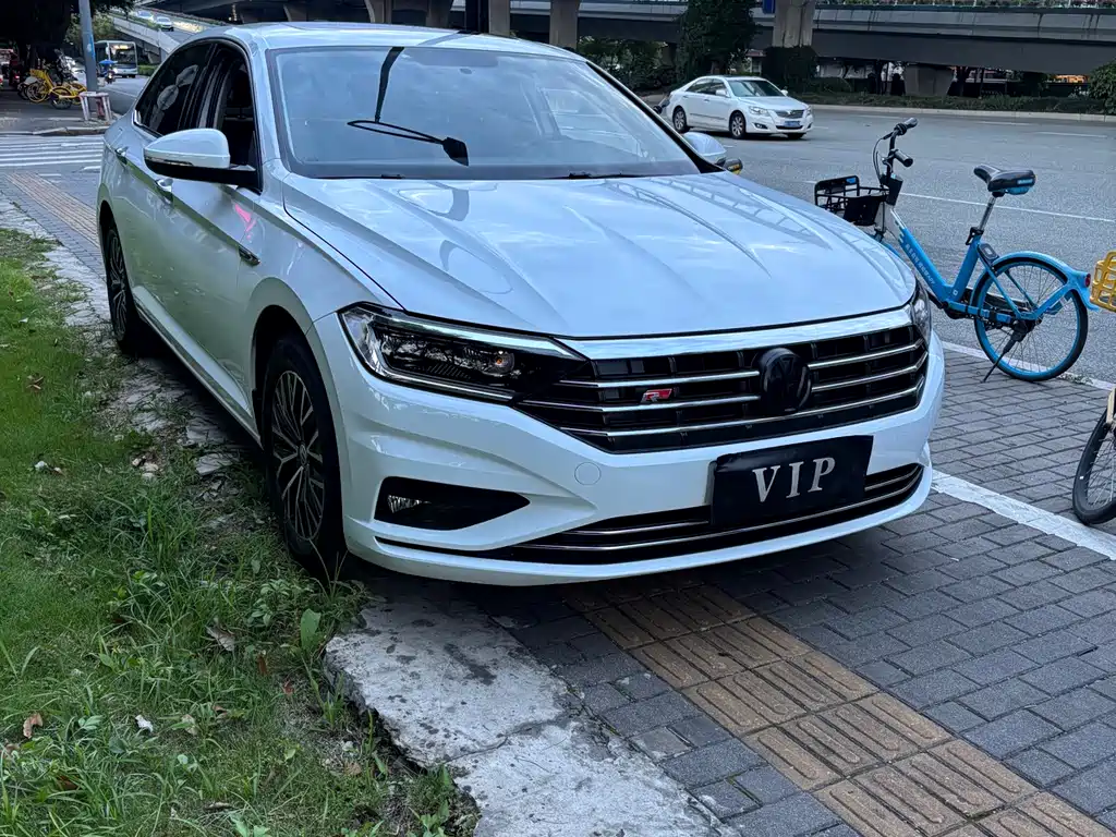 Volkswagen Sagitar 2019 200TSI MT Comfort VI