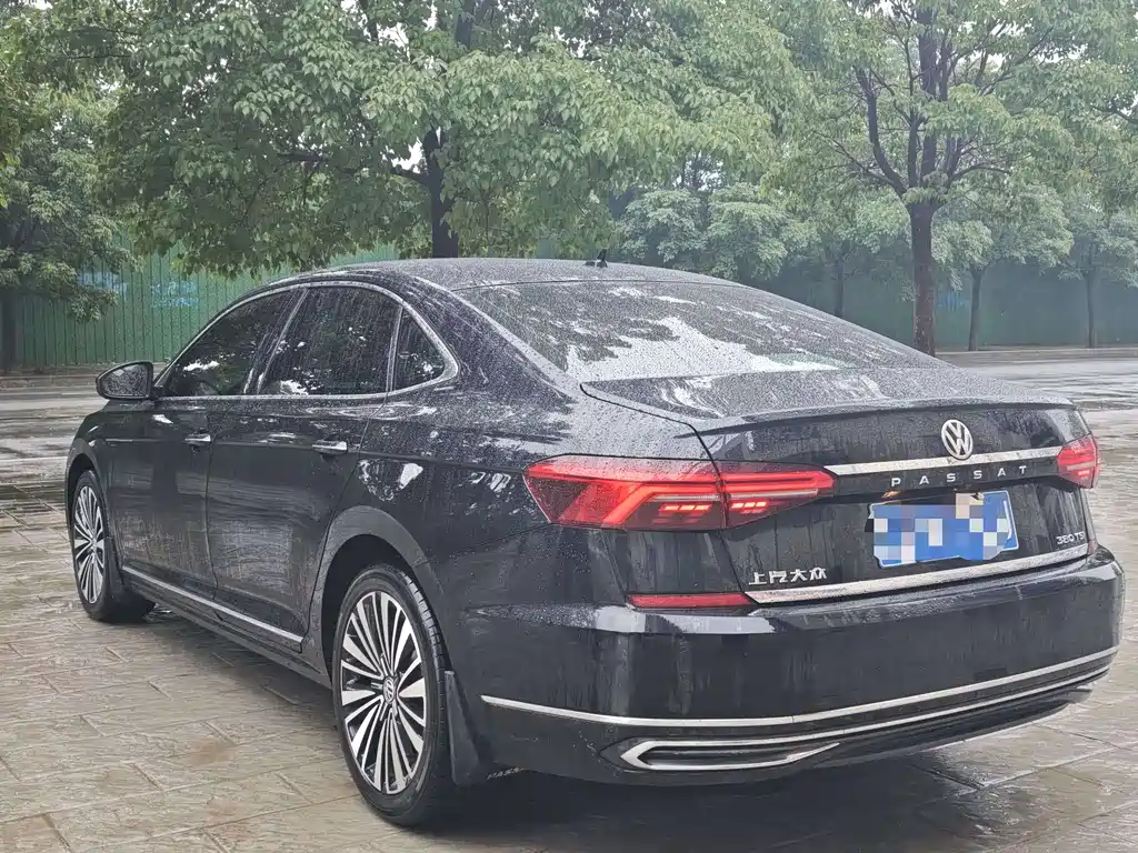 Volkswagen Passat 2019 380TSI Luxury VI