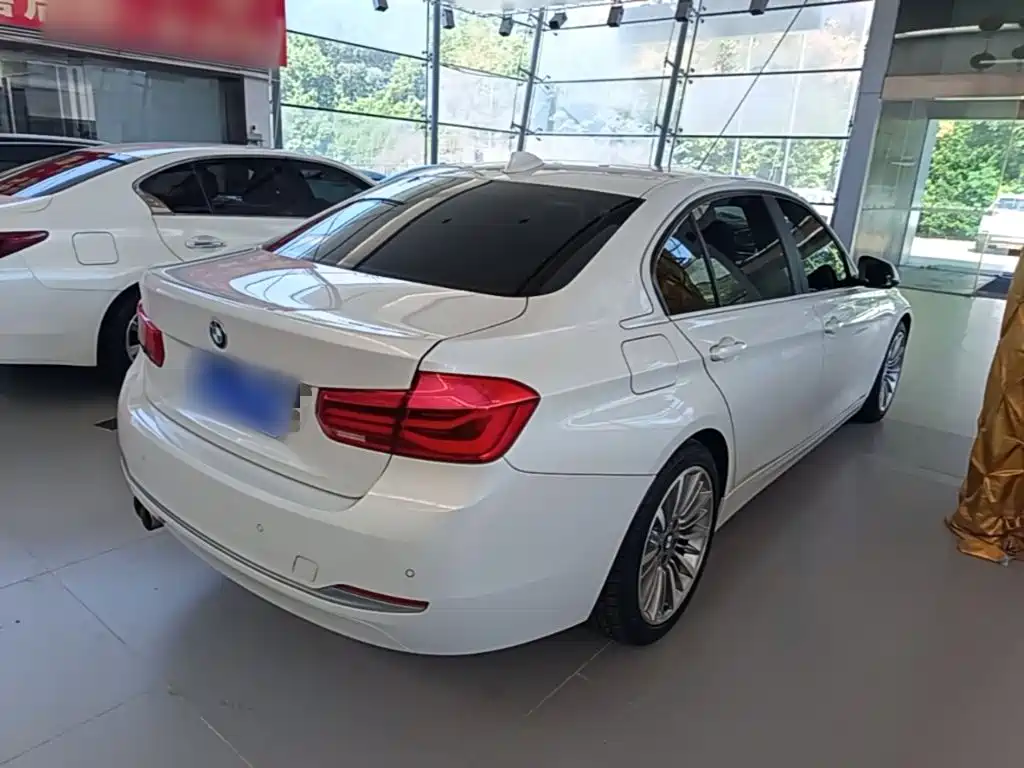 BMW 3 Series — миниатюра 7