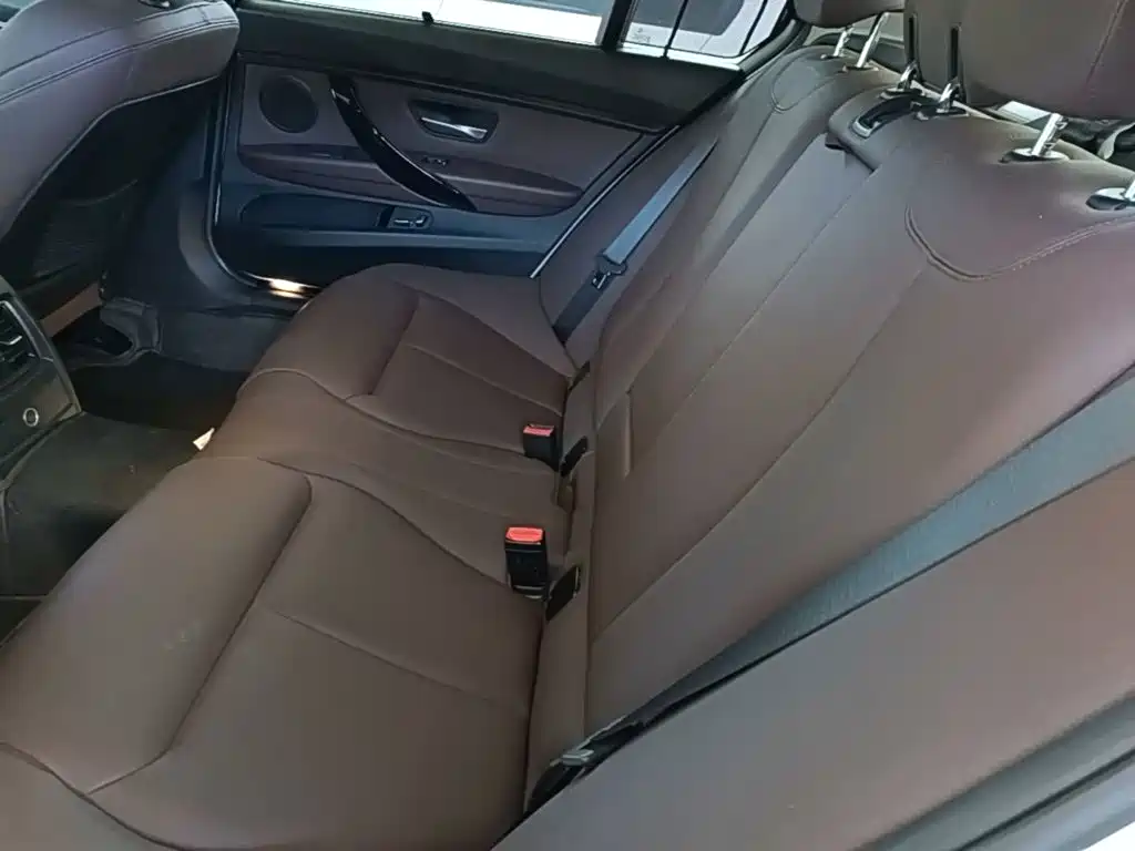 BMW 3 Series — миниатюра 17