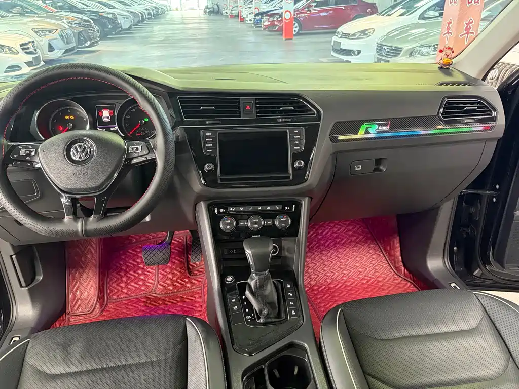 Volkswagen Tiguan L — миниатюра 14
