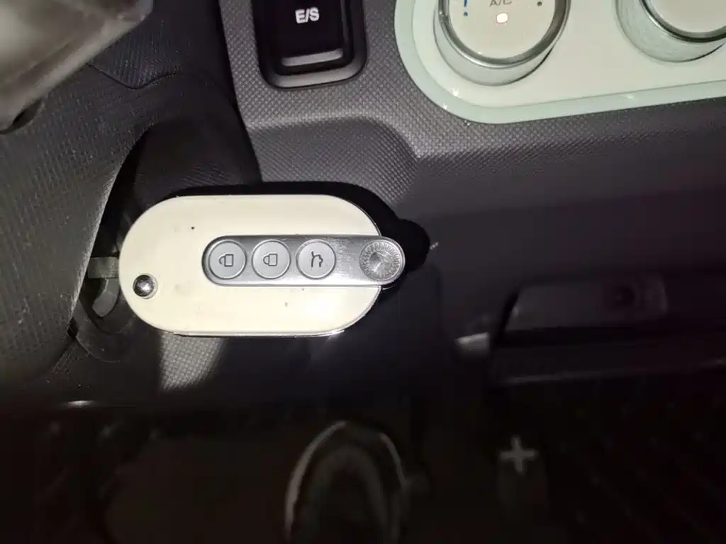 Wuling MINIEV — миниатюра 9