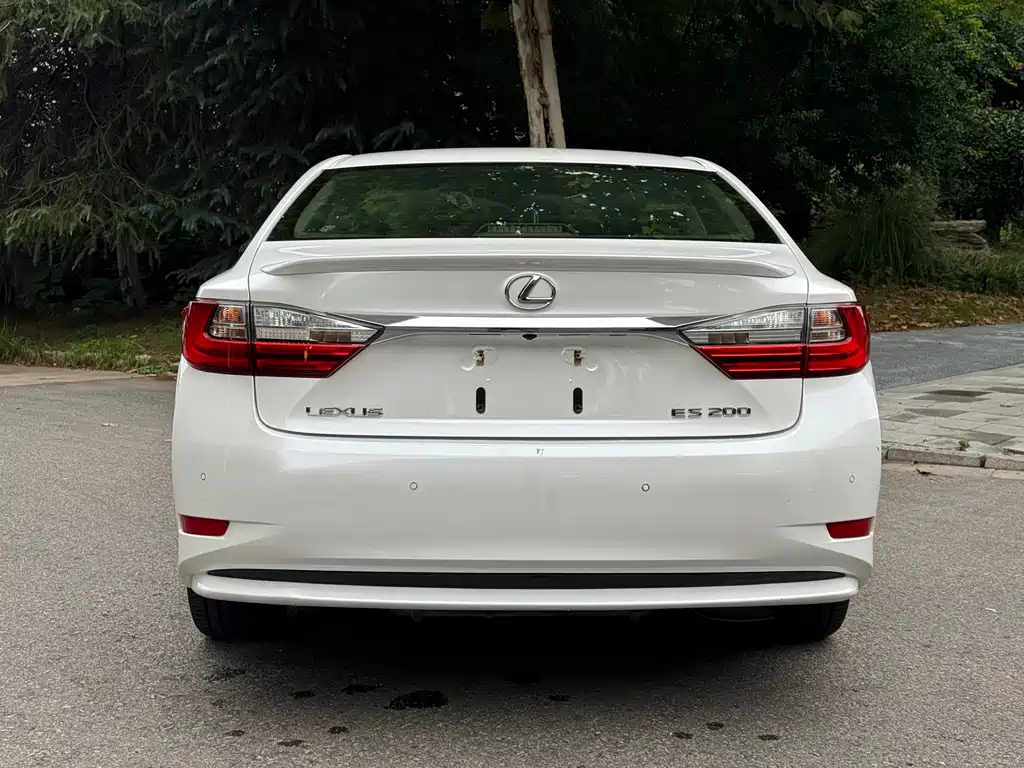Lexus ES — миниатюра 10