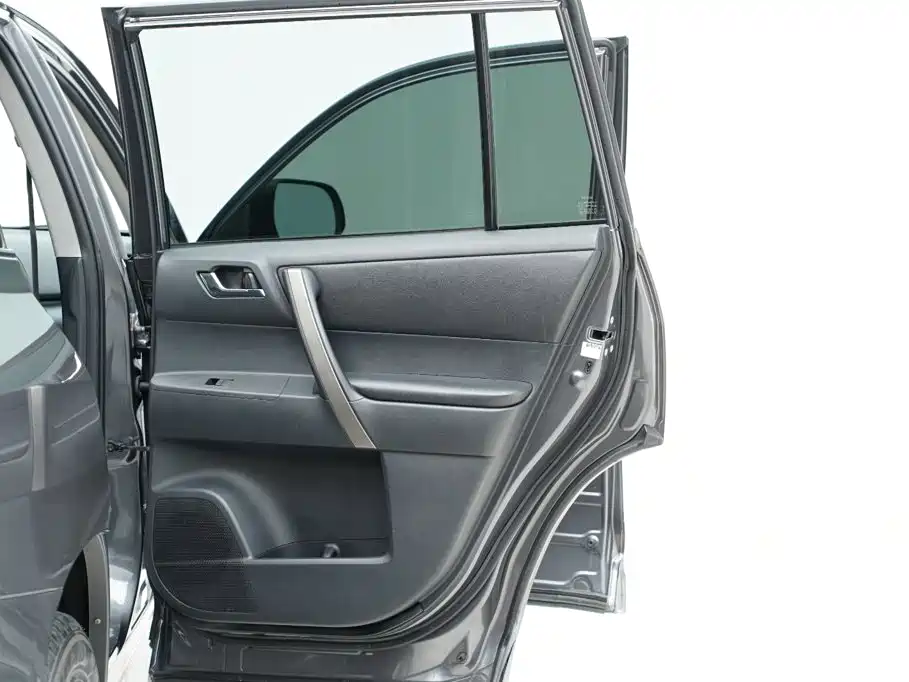 Toyota Highlander (Import) — миниатюра 24