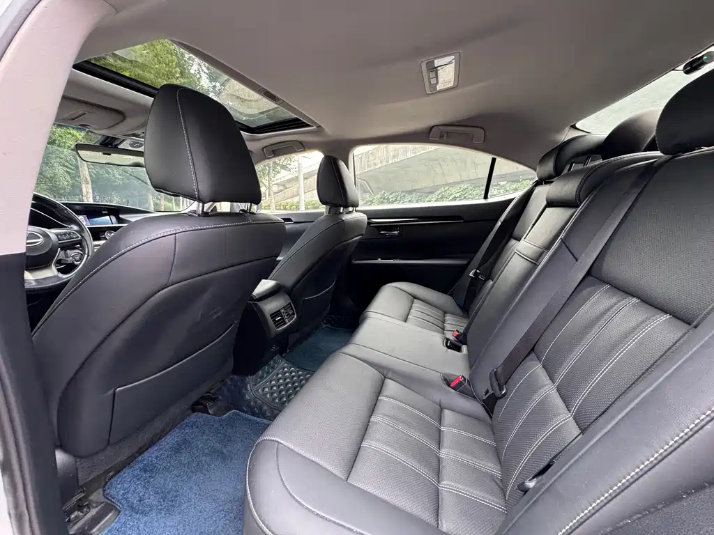 Lexus ES — миниатюра 7