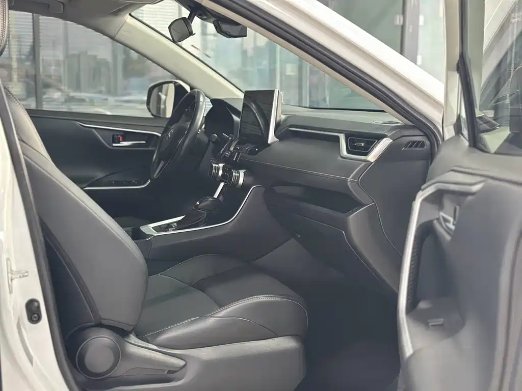 Toyota Wildlander — миниатюра 5