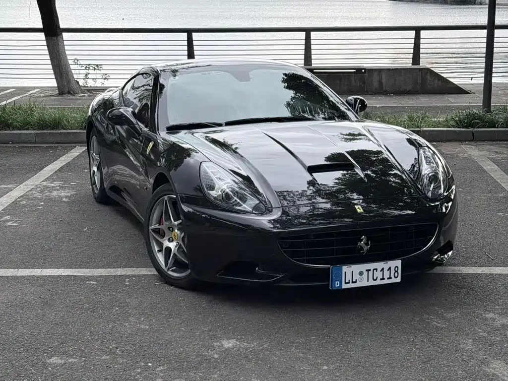 Ferrari California T 2009 4.3L